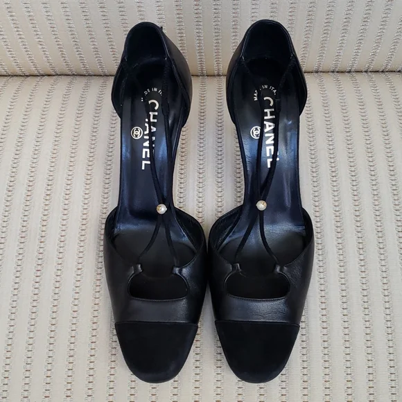 CHANEL CC LOGO FAUX PEARL STRAPS PUMPS - Picture 2 of 11
